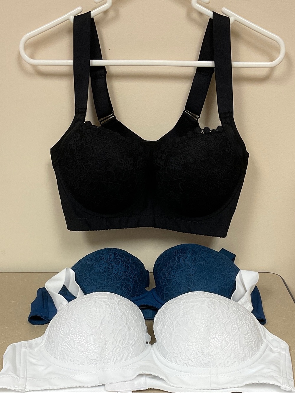 Women's Lace Full-Coverage Bra’s- Black, Blue, White. 40B NIOP